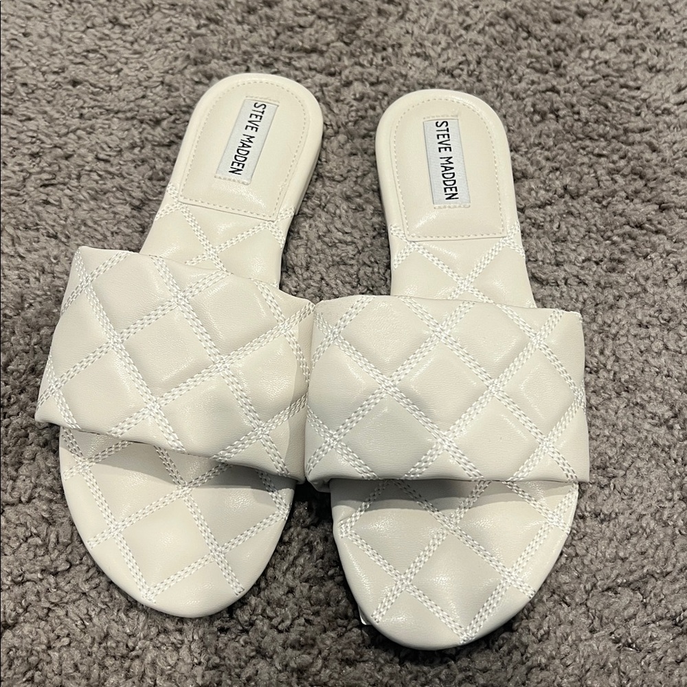 Steve Madden Cream Quilted Slide Sandals